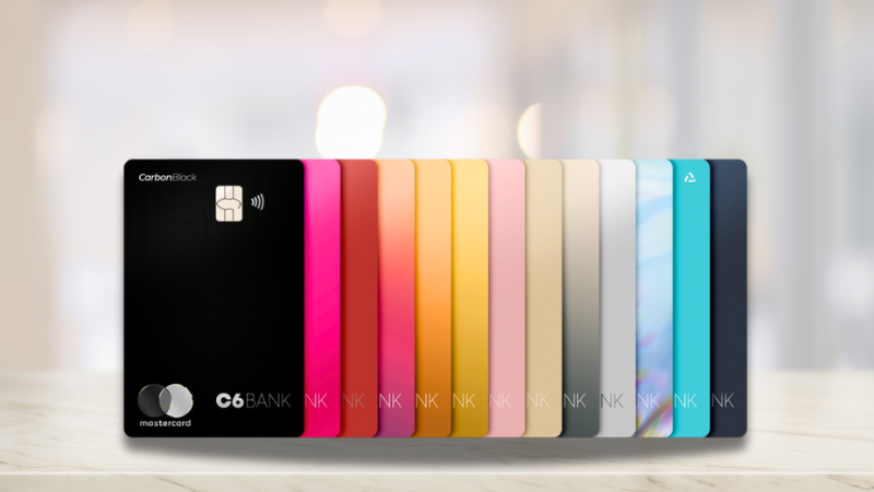 13 cartões do C6 Bank com as cores disponíveis para personalização.